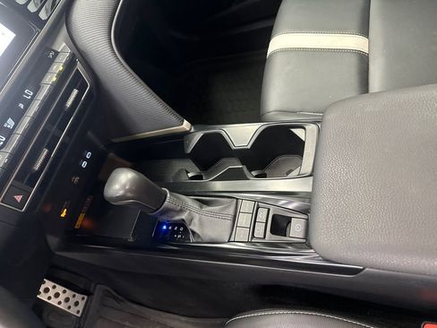 Used 2025 Toyota Camry SE w/ Convenience Package FWD image 29