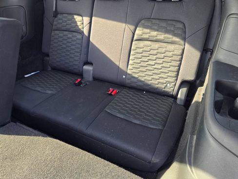Used 2022 Nissan Pathfinder SV FWD image 14