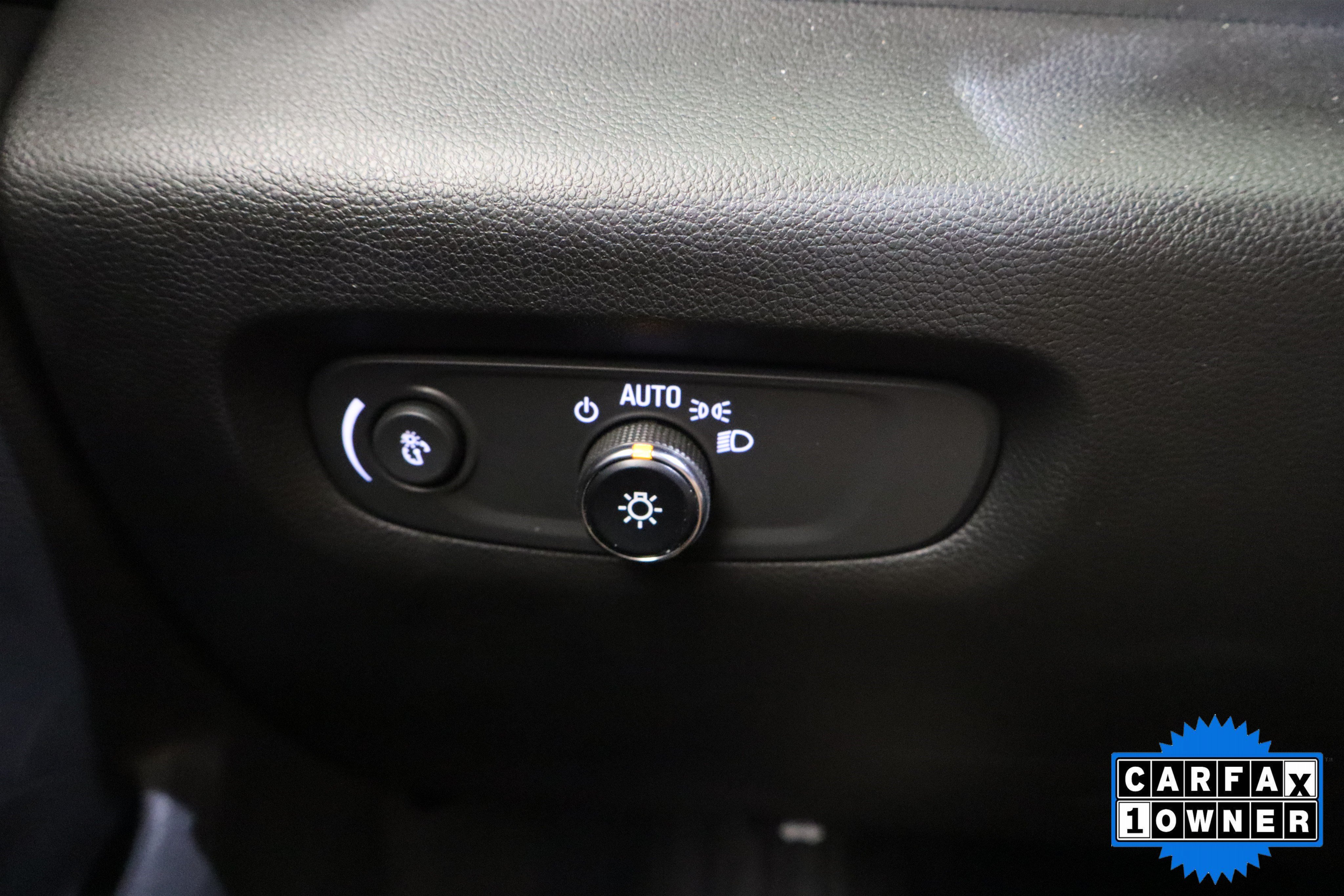 Used 2023 Chevrolet Traverse LT FWD image 33