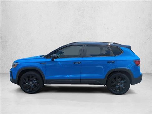 Used 2025 Volkswagen Taos SE AWD/4WD image 6