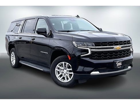 Used 2024 Chevrolet Suburban LS image 3