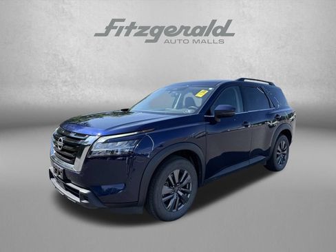 Used 2022 Nissan Pathfinder SV AWD/4WD image 3