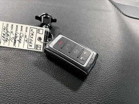 Used 2024 Jeep Wagoneer L Series II w/ Flexible Seating Group image 11