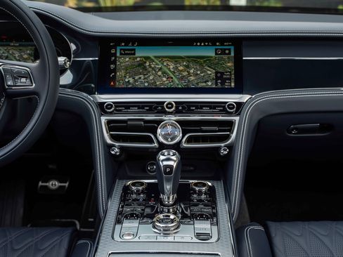 Used 2026 Bentley Flying Spur Azure image 39