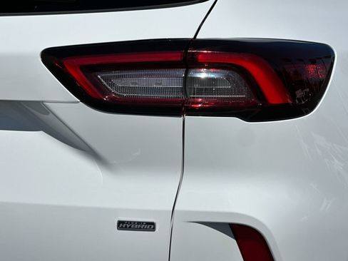 Used 2023 Ford Escape SE image 24