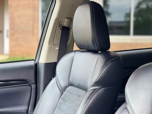 Used 2019 Mitsubishi Outlander SE FWD image 31