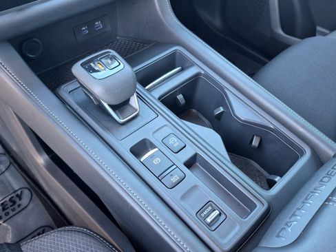 Certified 2025 Nissan Pathfinder S FWD image 30