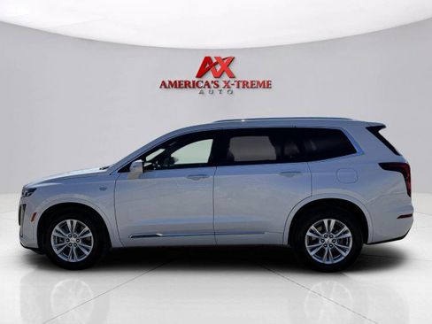 Used 2023 Cadillac XT6 Luxury image 2