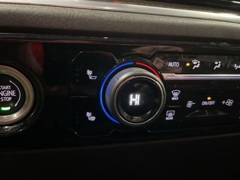 Used 2022 Chevrolet Silverado 1500 LT image 28