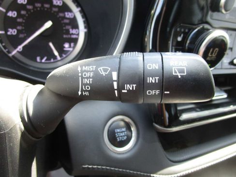 Used 2021 Toyota Highlander Limited AWD/4WD image 30