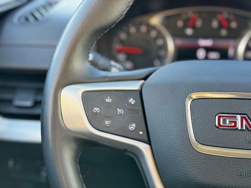 Used 2023 GMC Terrain SLT image 25