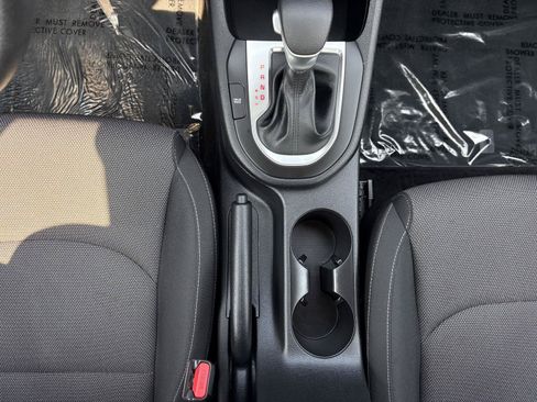 Used 2024 Kia Forte LXS w/ LXS Technology Package FWD image 19