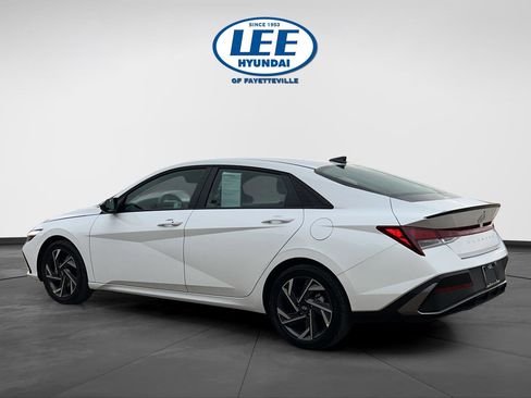 Certified 2025 Hyundai Elantra Sport image 4