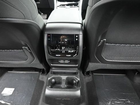 New 2026 Jeep Grand Cherokee L Laredo w/ MOPAR Finishing Package AWD/4WD image 25