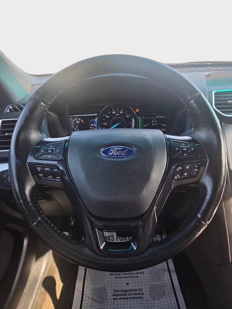 Used 2017 Ford Explorer XLT w/ Equipment Group 202A AWD/4WD image 8