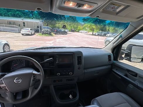 Used 2019 Nissan NV 2500 SV RWD image 9