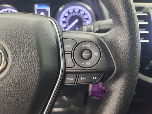 Used 2020 Toyota Camry LE image 29