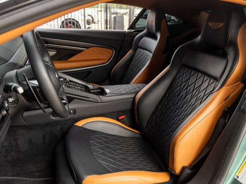 Used 2025 Aston Martin DB12 Coupe RWD image 28