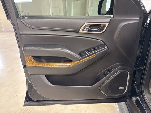 Used 2017 GMC Yukon Denali image 35