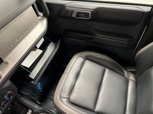 Used 2025 Ford Bronco Outer Banks image 40