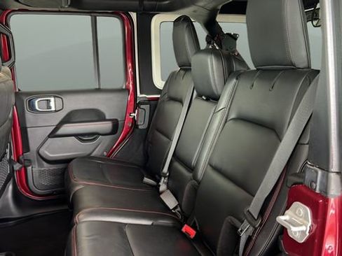 Used 2021 Jeep Wrangler Unlimited Rubicon w/ Dual Top Group AWD/4WD image 17