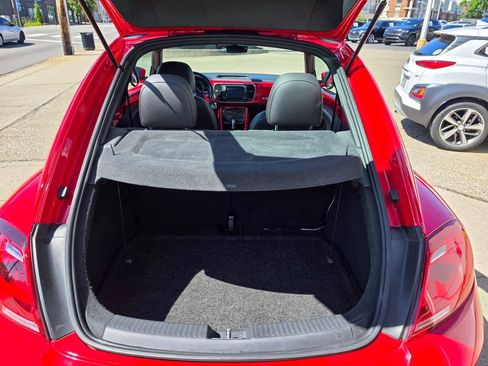 Used 2018 Volkswagen Beetle 2.0T SE FWD image 10