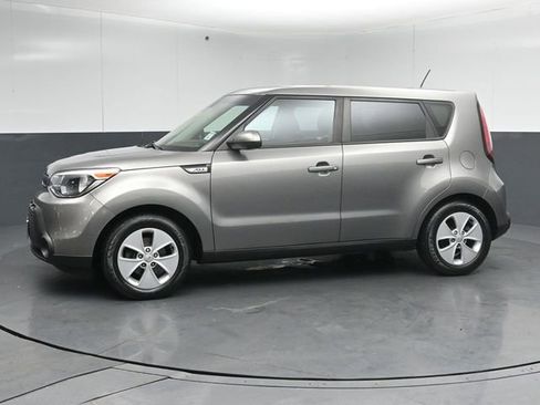 Used 2016 Kia Soul w/ Convenience Package FWD image 4