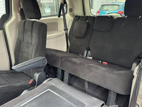 Used 2011 Dodge Grand Caravan Mainstreet w/ PWR Convenience Group image 14