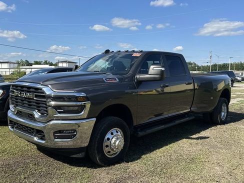 Used 2025 RAM 3500 Tradesman AWD/4WD image 4