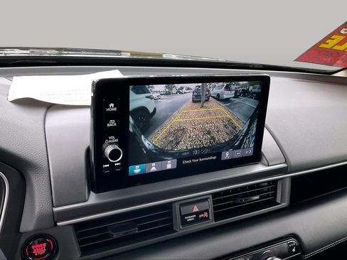 Used 2024 Honda Pilot Touring image 21