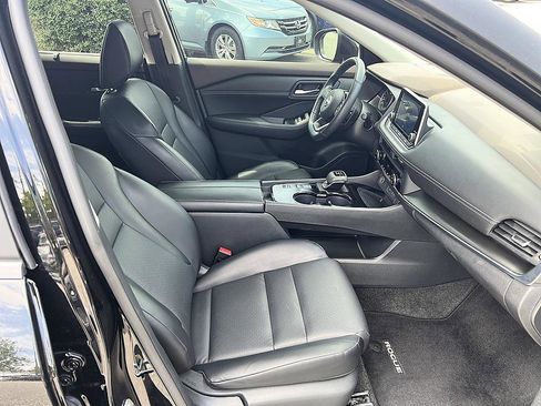 Certified 2023 Nissan Rogue SV w/ SV Premium B Package FWD image 21