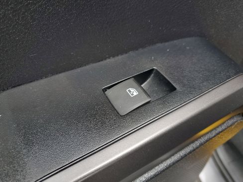 Used 2021 Toyota Tacoma TRD Sport image 15