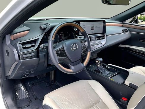 Used 2025 Lexus ES 300h w/ Technology Package FWD image 12
