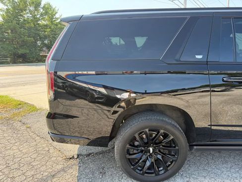 Used 2022 Cadillac Escalade ESV Sport Platinum w/ LPO, ONYX Package image 9