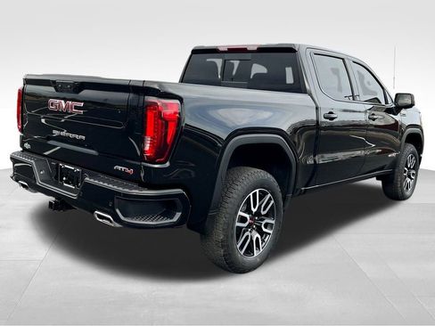 Used 2025 GMC Sierra 1500 AT4 w/ AT4 Preferred Package image 8