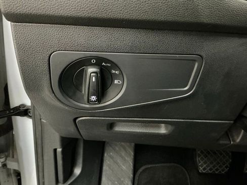 Used 2018 Volkswagen Tiguan S image 21