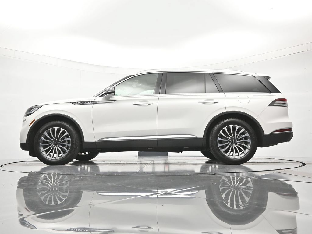 Used 2024 Lincoln Aviator 2WD w/ Premium Package image 45