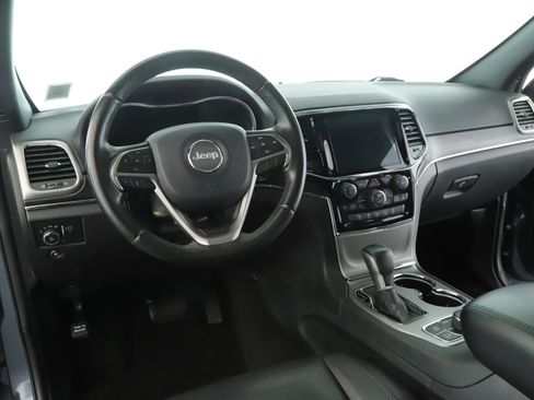 Used 2019 Jeep Grand Cherokee Limited AWD/4WD image 2