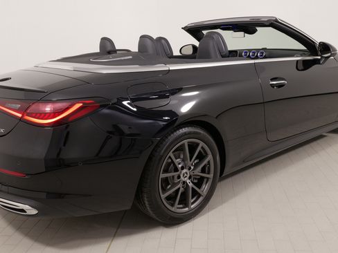 Used 2024 Mercedes-Benz CLE 300 4MATIC Cabriolet image 12