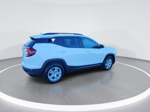 Used 2024 GMC Terrain SLE w/ Driver Convenience Package image 8