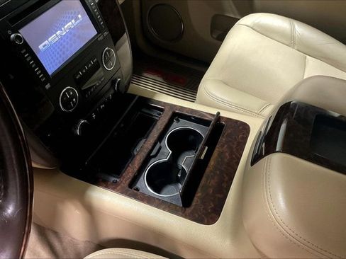 Used 2014 GMC Yukon Denali image 17