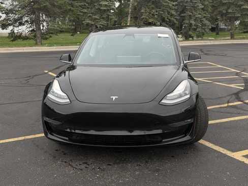 Used 2018 Tesla Model 3 Mid Range RWD image 9
