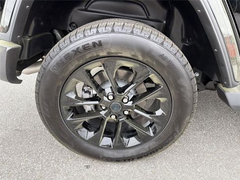 Used 2025 Jeep Wrangler Sahara image 15