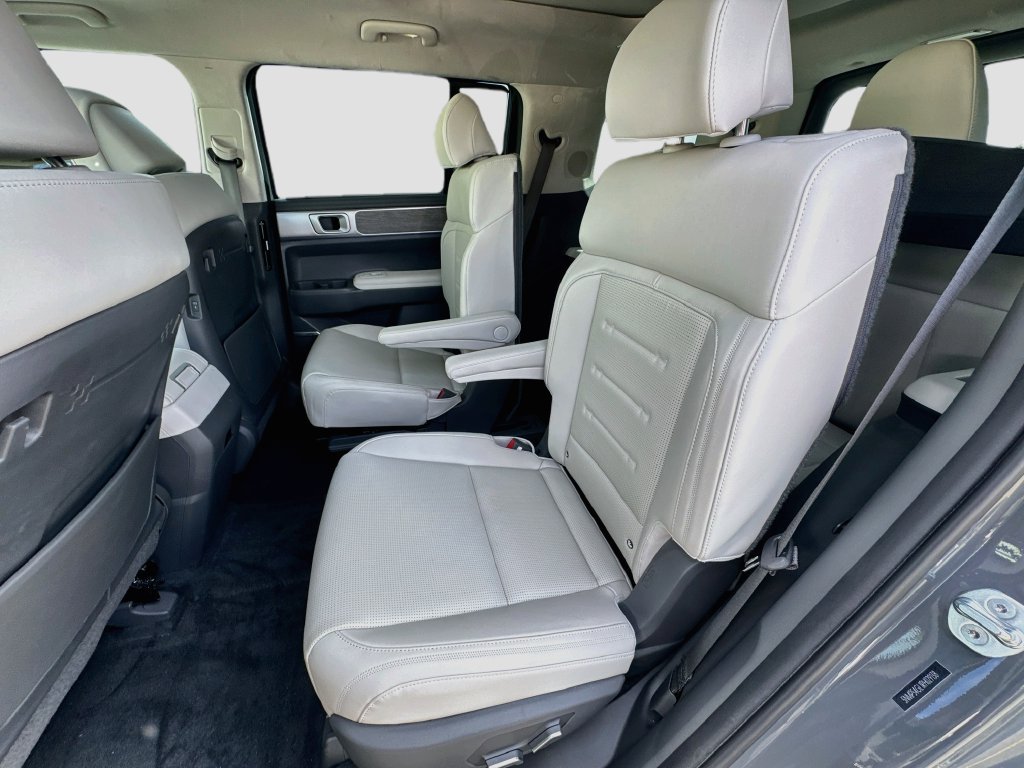 Used 2024 Hyundai Santa Fe Calligraphy FWD image 30
