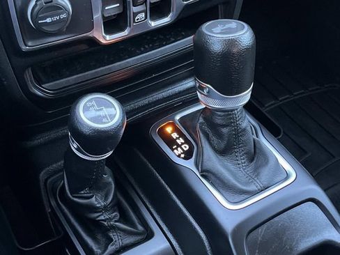 Used 2021 Jeep Wrangler Unlimited Sport AWD/4WD image 30