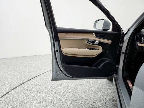 New 2026 Volvo XC90 T8 Plus AWD/4WD image 23