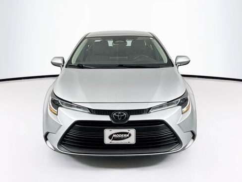 Used 2024 Toyota Corolla LE image 4