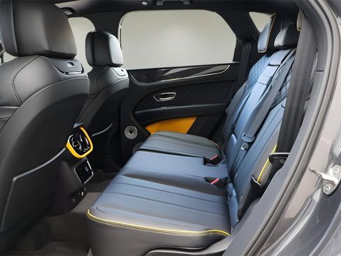 New 2025 Bentley Bentayga image 16