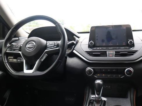 Used 2019 Nissan Altima 2.5 SR FWD image 16