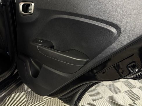 Used 2022 Hyundai Venue SEL FWD image 28